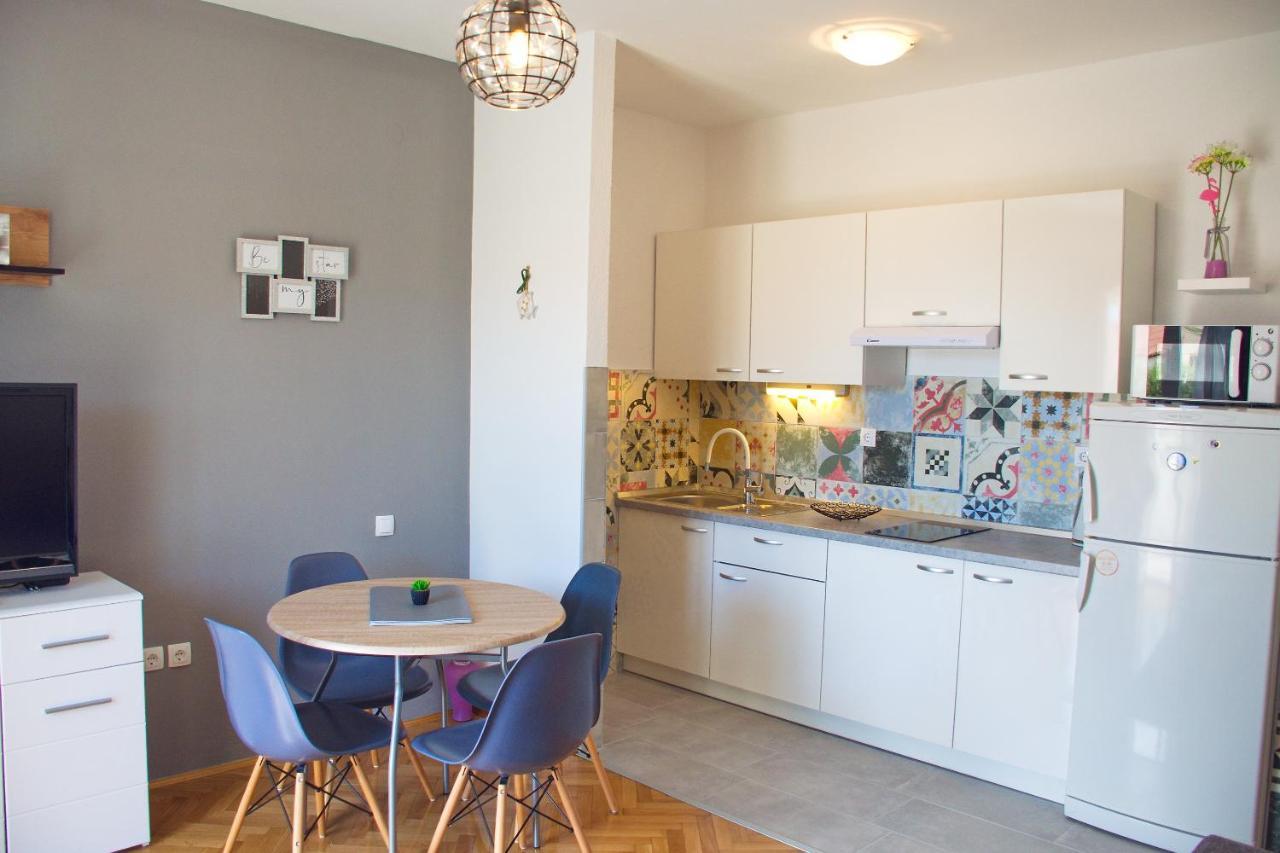 Apartments Mike ノヴァリャ エクステリア 写真