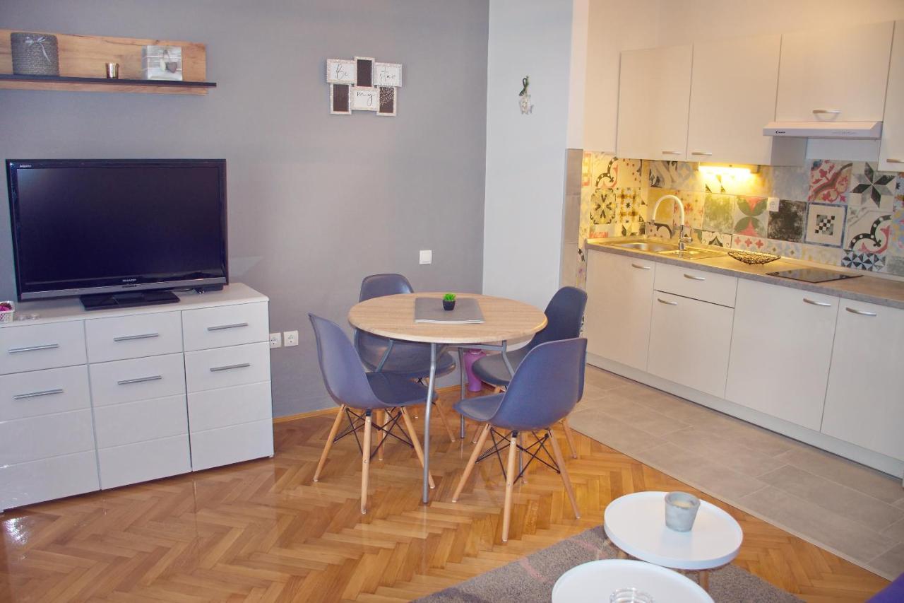 Apartments Mike ノヴァリャ エクステリア 写真